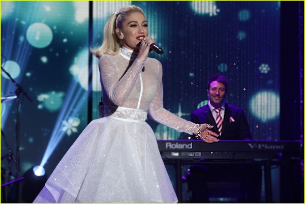 gwen-stefani-ellen-04sm.JPG